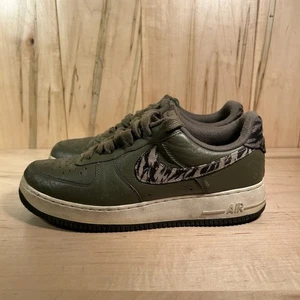 Nike Herren Air Force 1 Olivgrün Schuhe Turnschuhe Größe 9 AF1 AQ4131-200 - Bild 1 von 10
