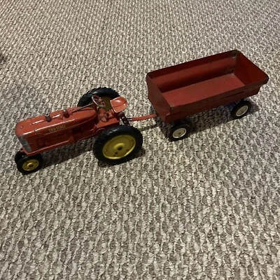 1952 Tru-Scale M Tractor Red MCP001 With ERTL Farm Trailer Made In USA - Image 1 of 4