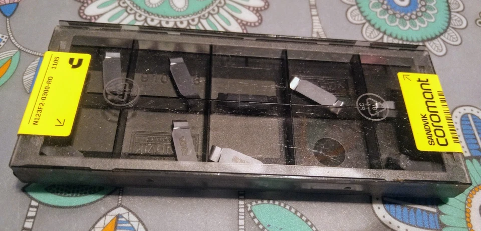 Sandvik N123F2-0300-RO 1105 profiling carbide inserts - Image 1 of 1