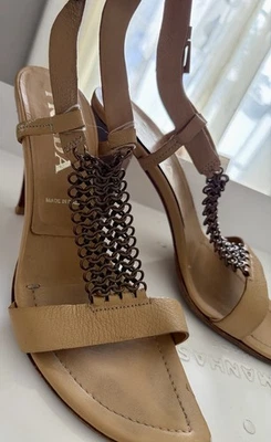 Sandalias de tacón vintage Prada años 2000 Y2K cuero tostado nude cadenas 38 8 Foto 1 de 4