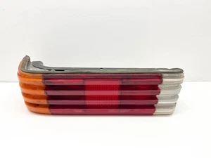 Fanale posteriore sinistro Mercedes-Benz SL R107 A1078260158 3.8 benzina 33098755 - Foto 1 di 8