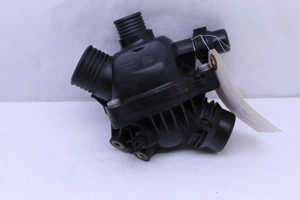 2006 BMW 530i Coolant Valve Thermostat Housing - 11537536655 OEM Used — 第 1/4 张图片