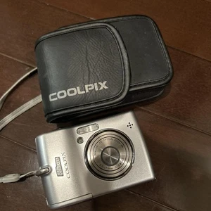 Nikon Coolpix L12 2.5" Compact Digital Camera - Used, Scene Mode - Picture 1 of 7