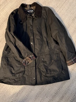 Barbour  Women’s Beadnell  Waxed  Jacket - Image 1 of 2