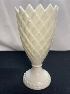 JARRÓN DE PLUMAS DE PORCELANA BELLEEK VINTAGE 6" MARCA VERDE IRLANDA - Imagen 1 de 4