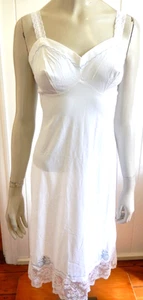 Emstra 1950s/60s vintage beautiful embroidered lacy full slip size 14 - Picture 1 of 5