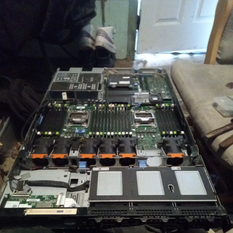 Lot of 4 PowerEdge R620 Server 8-bay2x E5-2650 0  H710 mini 32GB RAM 2x300GB SAS - Image 1 of 1