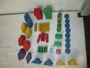 Vintage Lot of 87 Wooden Blocks w/Snaps, Unbranded - Picture 1 of 5