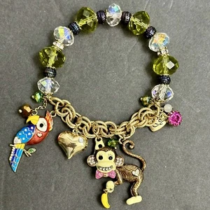 Betsey Johnson, Vintage Monkey and Parrot Stretch Charm Bracelet. - Picture 1 of 6