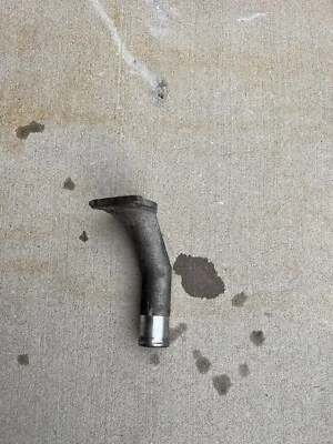 Tubo de salida de agua de refrigeración superior Toyota Sienna 2011-2016 OEM  Foto 1 de 2