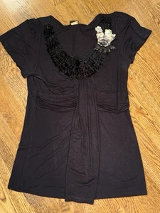 EUC Women’s Large Short Sleeve Black Top by Daytrip - Picture 1 of 3