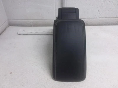 Audi RS3 2019 consola central reposabrazos de cuero negro OEM  Foto 1 de 4