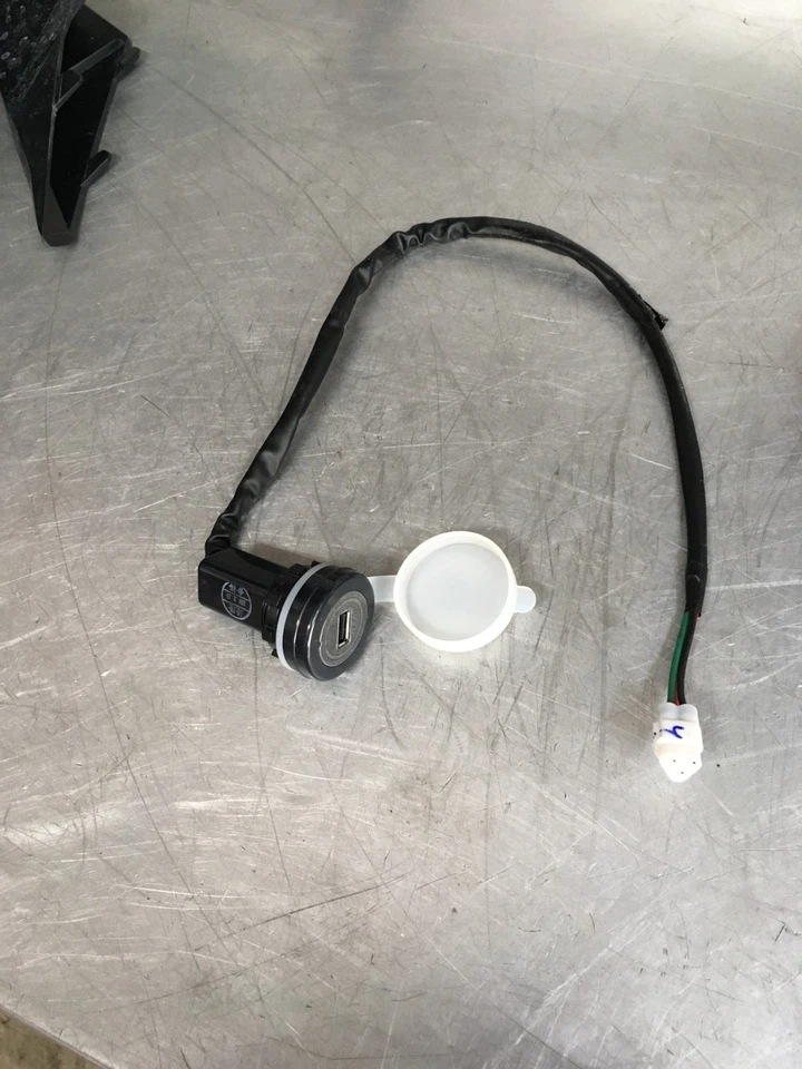 YAMAHA VX LIMITED HO 1900 2024 puerto usb Foto 1 de 1