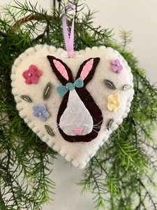 Buttermilk Basin EASTER RABBIT Wool Felt Appliquéd Ornament Handmade Folk Art - Picture 1 of 4