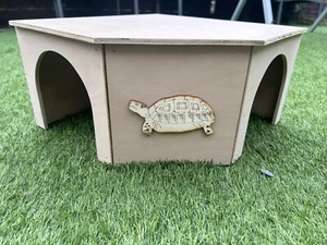New large design double entrance corner Tortoise shelter (fully assembled ) - Picture 1 of 6
