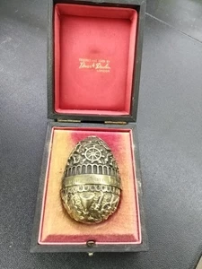 1883-1983 Stuart Devlin Egg Ornament Metropolitan Opera mit Etui #34 - Bild 1 von 12