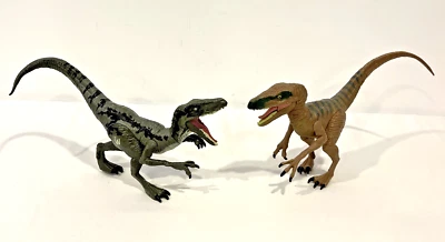 JURASSIC WORLD VELOCIRAPTOR BLUE & DELTA DINOSAUR FIGURE 2015 TARGET EXCLUSIVE - Image 1 of 4