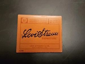 Vintage Levi Strauss Signature Pinback Hat Vest Pin Blue Jeans Ll-1055 - Picture 1 of 5