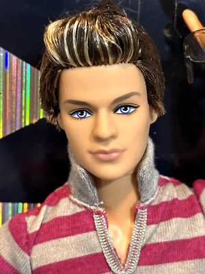 Barbie 100+ Poses! Sporty Ken Fashionistas w Highlighted Hair & Jointed ~New 🏈 - Image 1 of 4