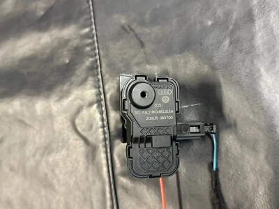 Actuador de bloqueo de puerta de combustible AUDI S4 2013-2016 8K0862153H fabricante de equipos originales Foto 1 de 4