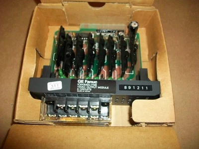 Módulo de 8 puntos GE Fanuc IC610MDL175B salida 115 VAC NUEVO Foto 1 de 3
