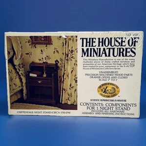 Kit de mesita de noche Chippendale vintage House of Miniatures escala 1:12 sellado - Imagen 1 de 5
