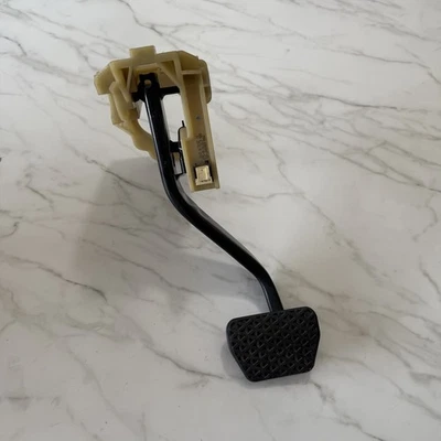 BMW 320I F30 2012-2018 pedal de parada de freno con soporte de montaje OEM Foto 1 de 4