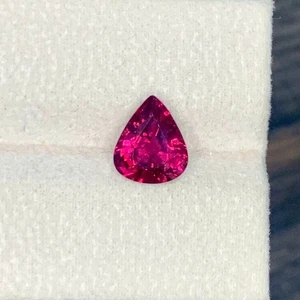 2.50  carats Natural Rhodolite garnet 9.5x8 mm pear shaped pink gems - Picture 1 of 5