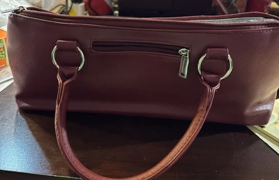 Primeware Insulated Wine Clutch Thermal Lined Bag Red Design NWT no corkscrew - Image 1 of 4