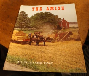 The Amish ~ An Illustrated Essay ~ 1974 Applied Arts SC 8PR - Imagen 1 de 1
