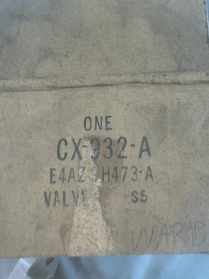 Válvula Motorcraft CX-932-A EGR 1984-1987 Ford Mercury 3,8 L Thunderbird Cougar Nuevo de Lote Antiguo Foto 1 de 4