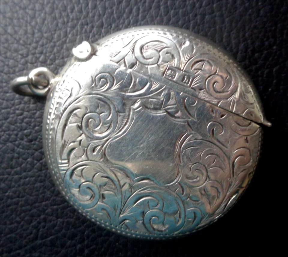 Edwardian Sterling Silver ROUND Vesta / Match Safe h/m 1907 B'ham - Thomas Hayes - Image 1 of 4