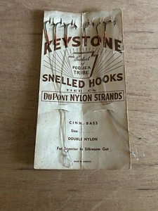 Keystone Pequeña Tribe Ganchos de Pesca en Tarjeta EE. UU. Todo American Labor Indian Chief - Imagen 1 de 18