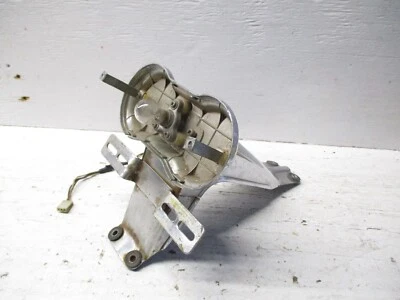 Suzuki GT 380 550 750 Triple Usado Luz Trasera Montaje y Placa de Respaldo Foto 1 de 4