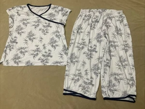 Conjunto de pijama corto de algodón verde granate colina mediano para mujer estampado de bambú - Imagen 1 de 7