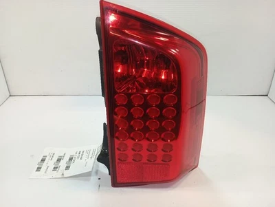 Luz trasera derecha pasajero Infiniti QX56 2005 12404064 Foto 1 de 4