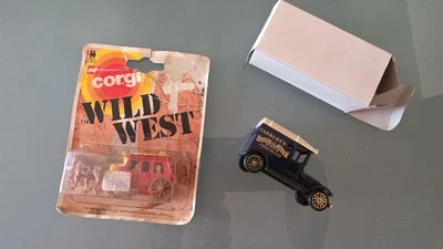 Lotto di 2 Modellini Corgi Vintage Carrozza + Furgone Anni 20 - Immagine 1 di 3