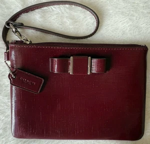 New Coach Maroon Wristlet With Bow - Picture 1 of 3