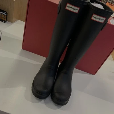 Bota de lluvia alta Hunter original negra para mujer. Foto 1 de 4