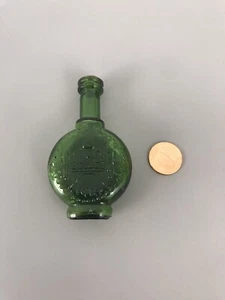 Botella de Vidrio Verde en Miniatura Coleccionable Taiwán India Agra Taj Mahal de Colección - Imagen 1 de 6