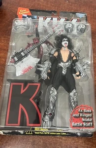 Figura de acción KISS Gene Simmons Ultra Hacha Bajo y Batalla de serpiente alada - Imagen 1 de 7