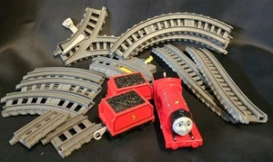 Thomas & Friends Lot - TrackMaster Motorized James, 2 Coal,  12 Track Pieces - Picture 1 of 4