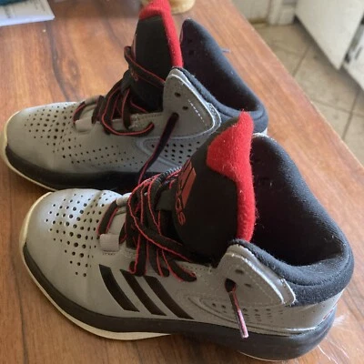 adidas shoes boys basketball 11.5 - Image 1 of 4