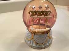 RADIO CITY VINTAGE ROCKETTES SNOW GLOBE