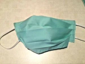 Mascarillas plisadas lavables, poliéster azul/verde, unas 8 x 3 pulgadas, hechas a mano - Imagen 1 de 4