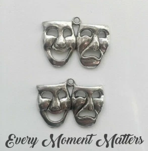 10 x Tibetan Silver MASK THEATRE STAGE COMEDY & TRAGEDY DRAMA 31mm Charms - Picture 1 of 4