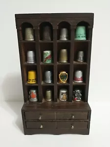 Vitrina vintage de dedales casa de muñecas estantería madera Enesco colgante de pared, ¡linda! - Imagen 1 de 24