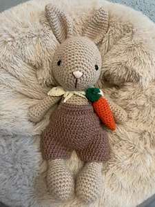 Süßer Selbst gehäkelter Hase – 100 % Wolle, 32 cm groß NEU - Bild 1 von 2