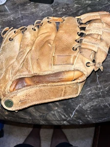 H K 1930s Baseball Pro Left Fielding Glove & Another Vintage Glove - Picture 1 of 8