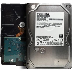 Toshiba DT01ABA100V 1TB 3.5" SATA Internal Hard Drive - Afbeelding 1 van 3